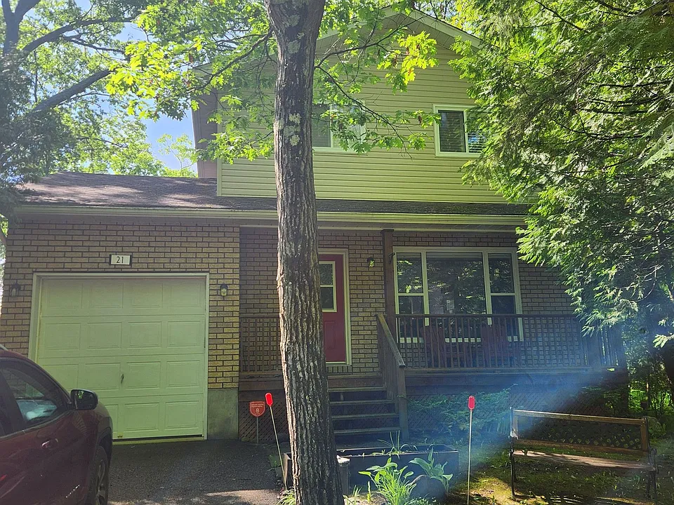 21 Ivy Ln