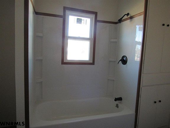 5th image of 401 E Park St