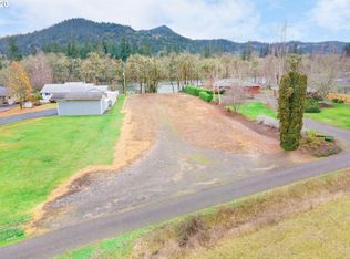 232 Rivershore Dr, Roseburg, OR 97470