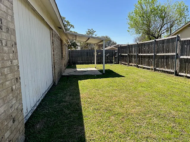 2905 Raintree Dr — Photo 2