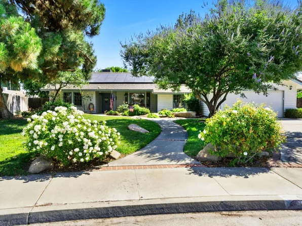 920 Murphy Dr, Lemoore, CA 93245