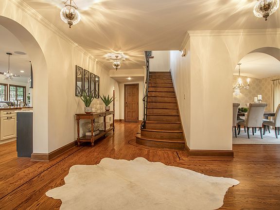 Foyer.jpg