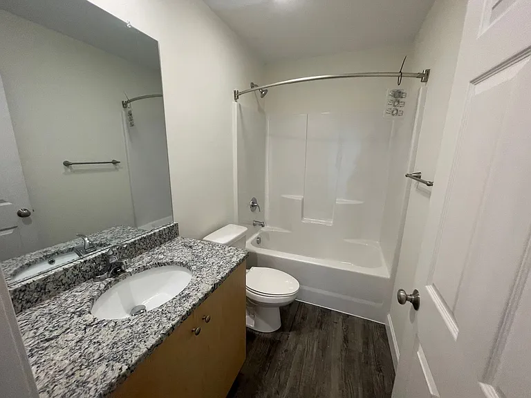 4013 Eugene Dr — Photo 8