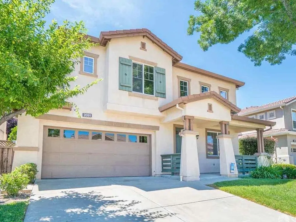 2091 Goldpine Way