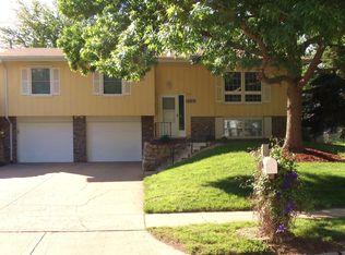 8010 Wildewood Dr, Ralston, NE 68127