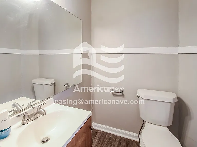 711300_014_wm_-_bathroom_13525270.jpg