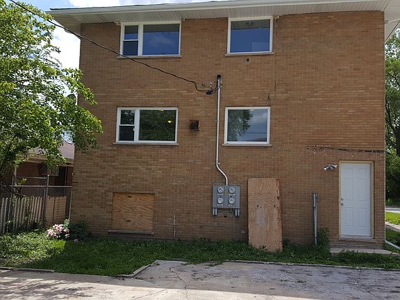3rd image of 371 Mackinaw Ave APT 3