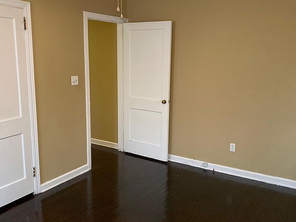 3rd image of 1523 E Pinetree Blvd