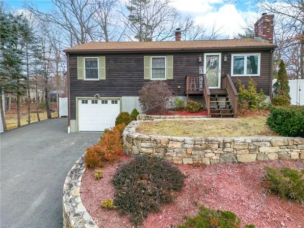 40 Spring Ln, Pascoag, RI 02859