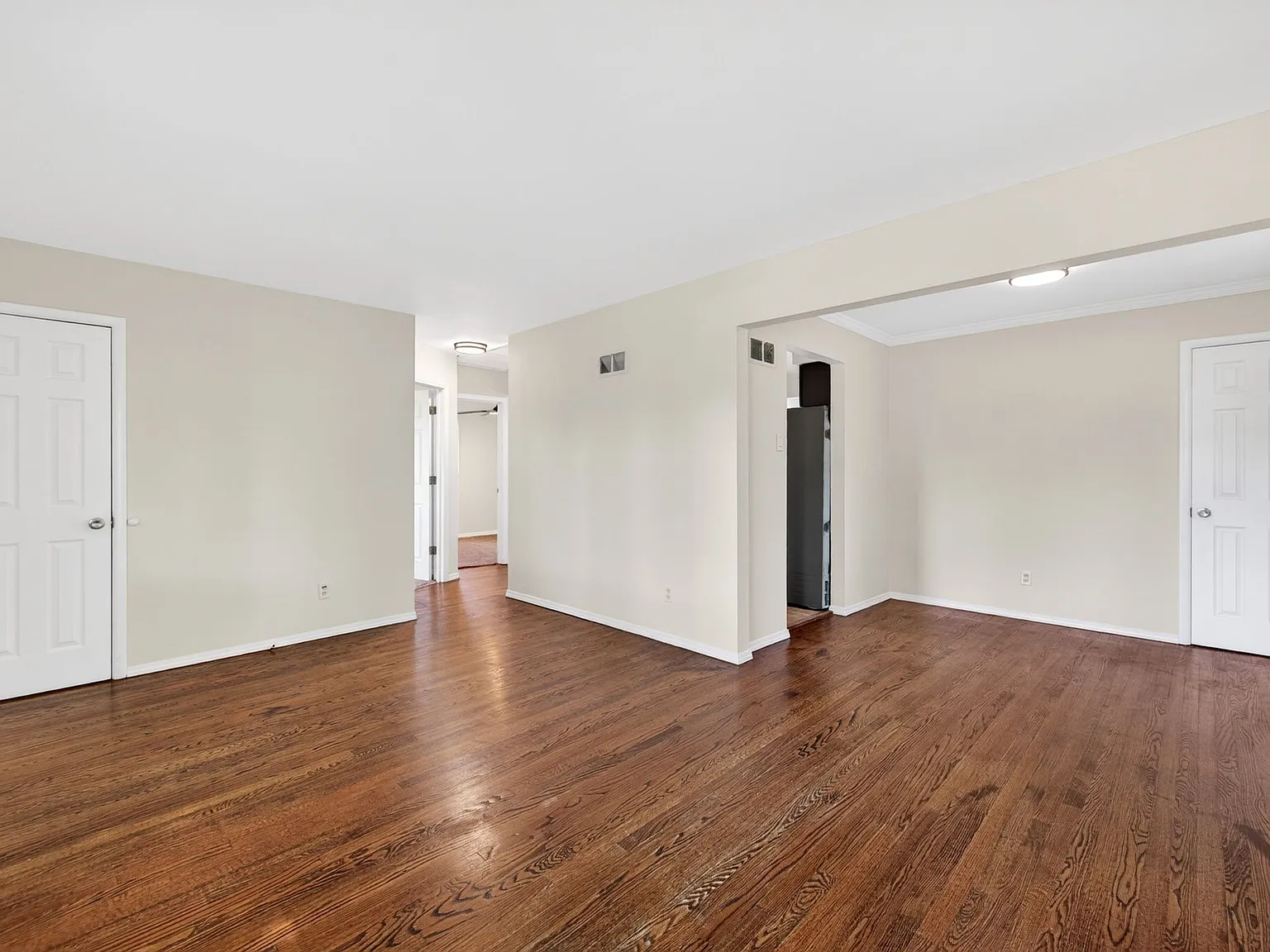 2 bed, 1426 sqft, $1,854 — Photo 2