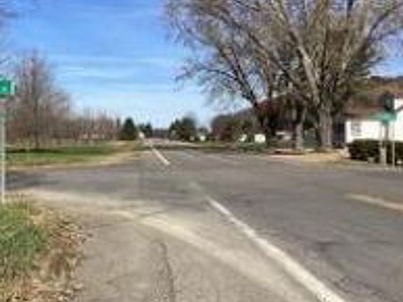 Exterior Neighborhood (street photo)