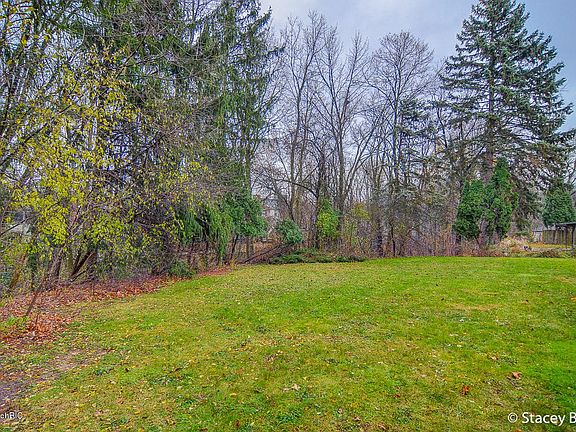4th image of 2260 Rolling Hills Dr SE