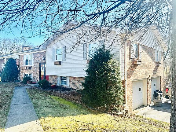 3rd image of 204 Grist Mill Dr