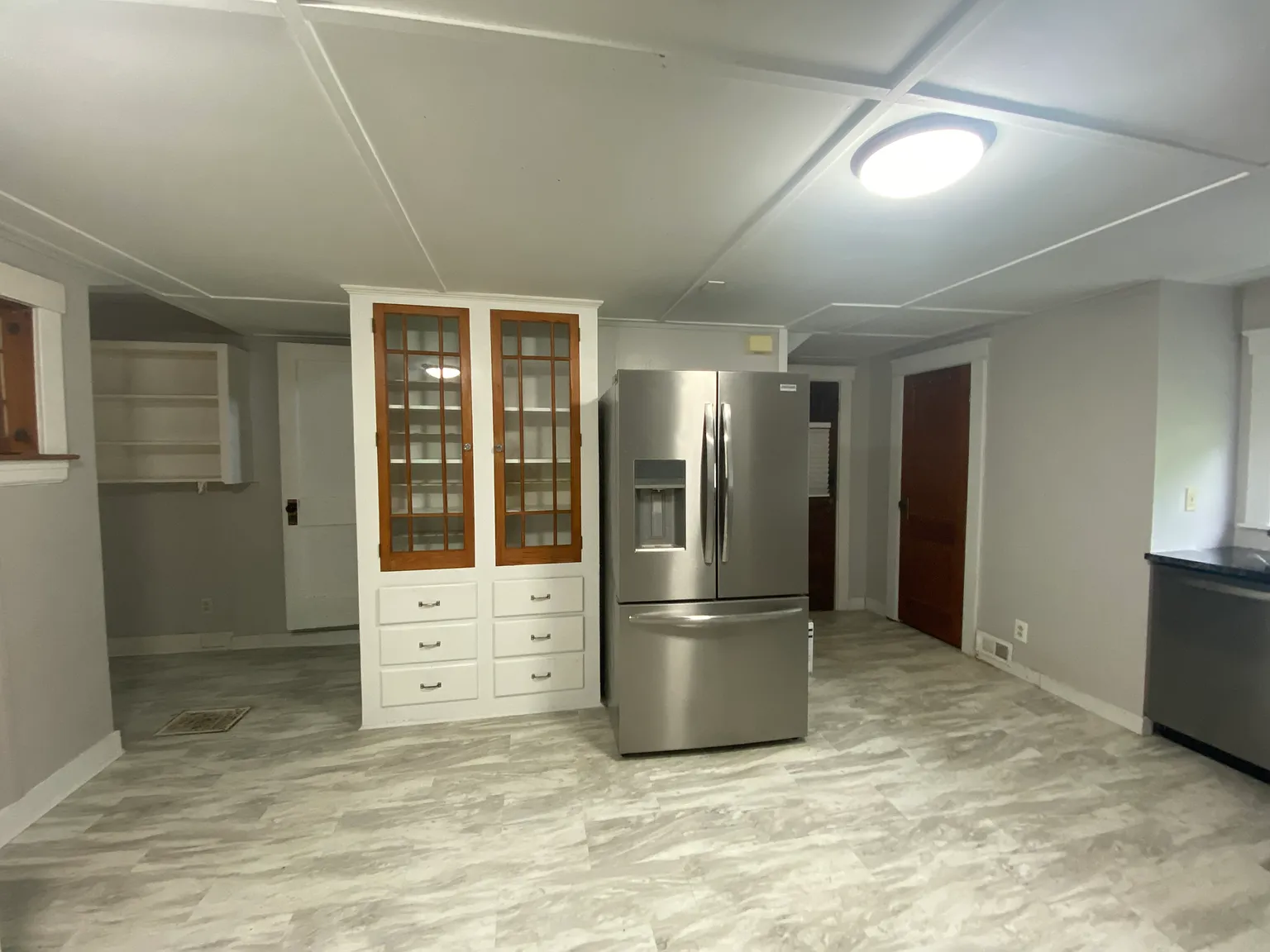 3 bed, $2,300 — Photo 4