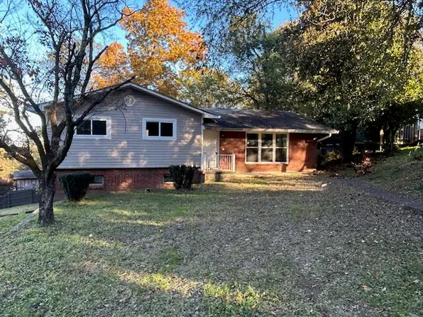 317 Signal Dr, Rossville, GA 30741