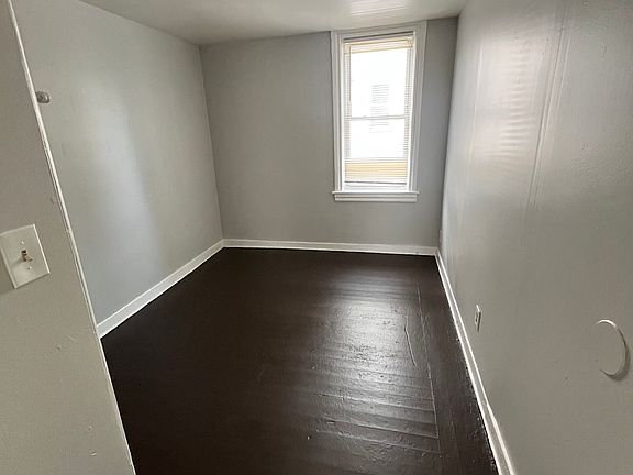 4th image of 8 Audrey St APT 13
