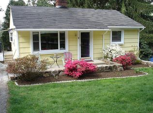 9 Fahnestock Rd, Malvern, PA 19355