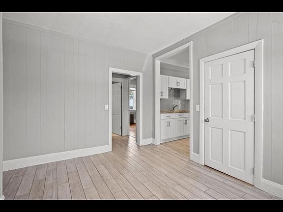 5th image of 1136 Park Ave Floor 1