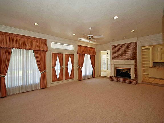 5th image of 15123 Terrace Oaks Dr