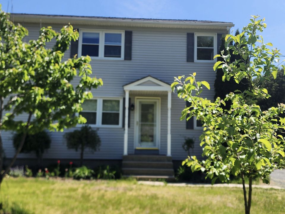 1st image of 589 Leyden Rd #1