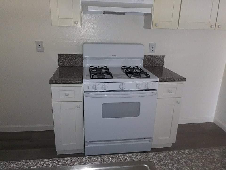 1st image of 8633 Columbus Ave APT 20