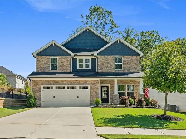 33 Birch Blvd S, Dawsonville, GA 30534