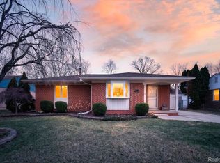 19523 Plumwoode Ct, Brownstown, MI 48183