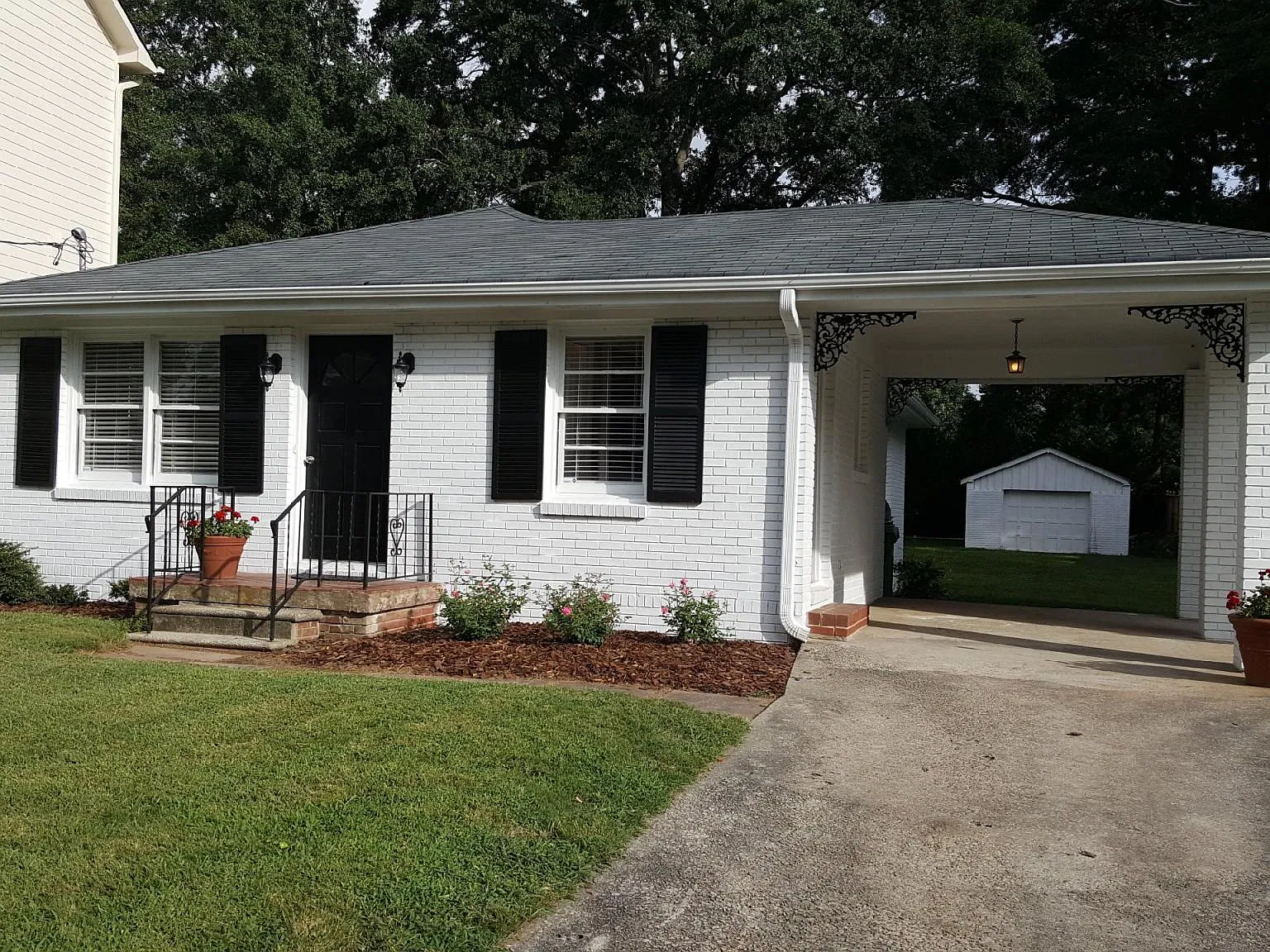 3 bed, 1040 sqft, $2,800 — Photo 2