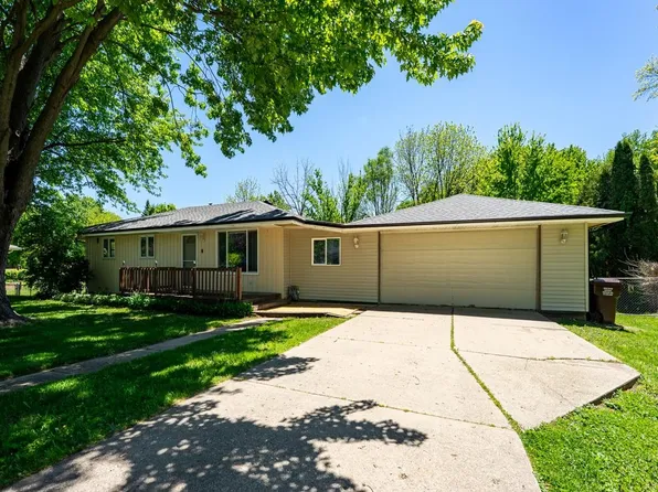 4361 Antelope Dr, Rockford, IL 61109