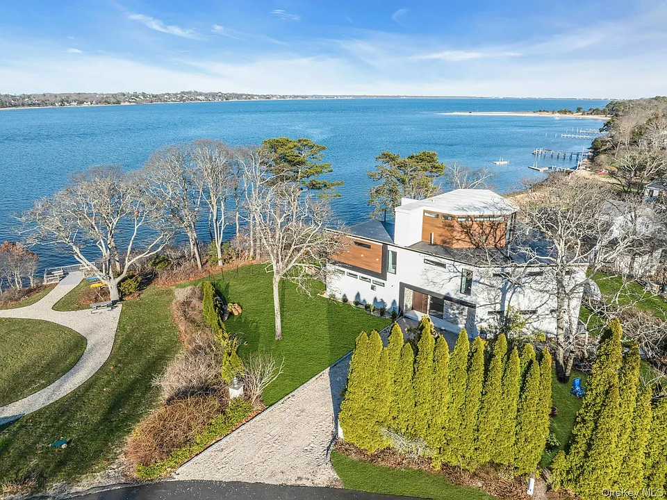 10 Bay View Dr