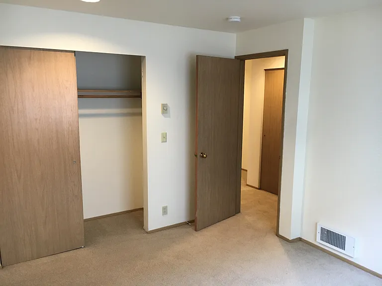 Meridian Place — Photo 24