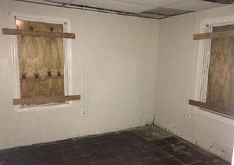 2nd image of 219 Pearl St