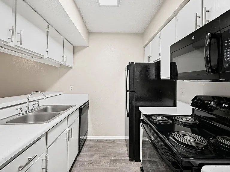 Preston Oaks — Photo 33