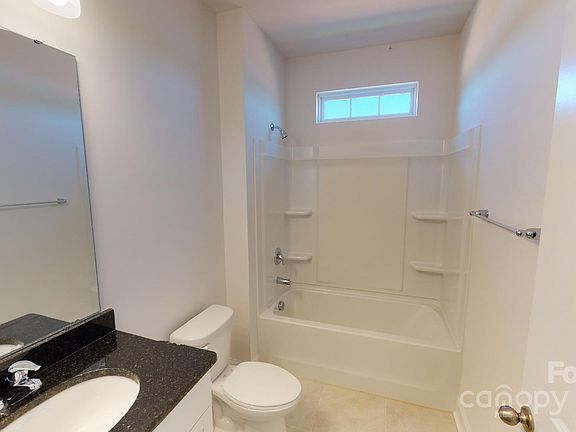 4th image of 142 Silverthorne Ct
