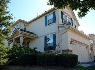 310 Bay Tree Cir, Vernon Hills, IL 60061