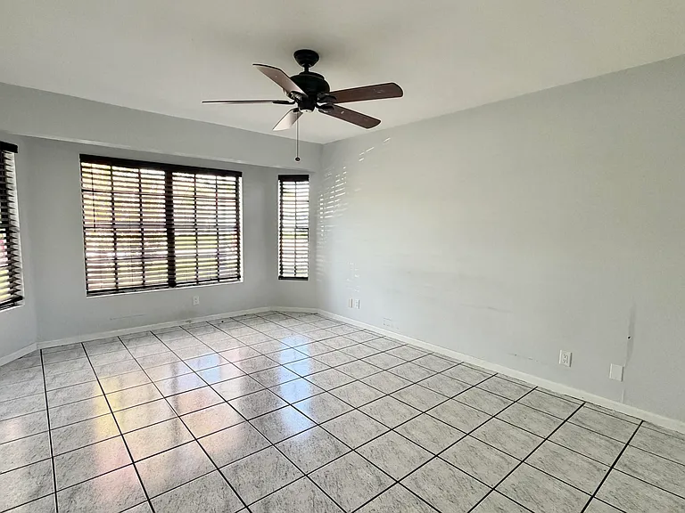 6048 Garrett St — Photo 24