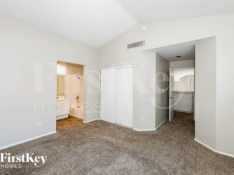 1683 Black Hills Way — Photo 9