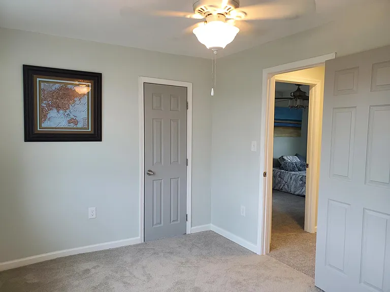 8033 Edgewater Ave — Photo 16