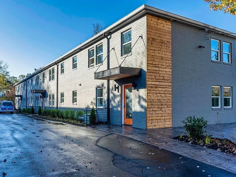 1015 Greenwood Ave NE #6 — Photo 1