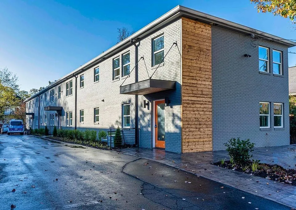 1015 Greenwood Ave NE #6