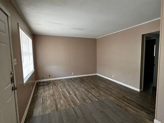 2nd image of 302 E Houston St