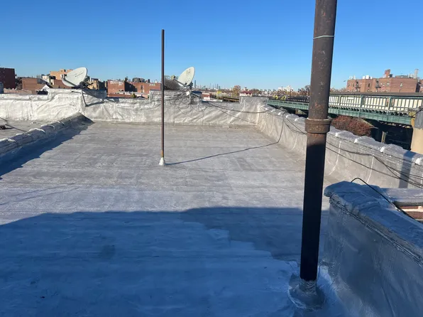 382 Avenue P image 12 of 19