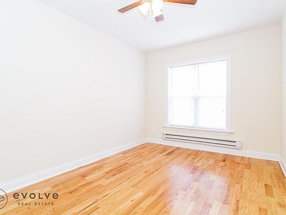 4th image of 953 W Cornelia Ave #2MT