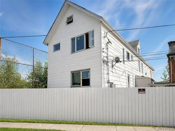 13 Peterson St, Buffalo, NY 14211