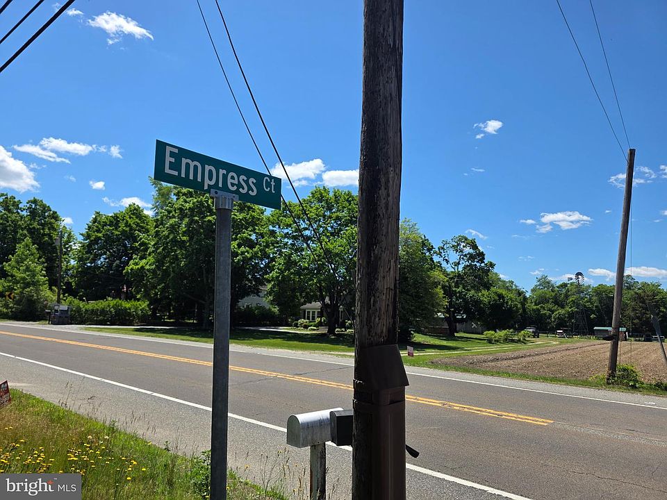 1st image of 2 Empress Ct