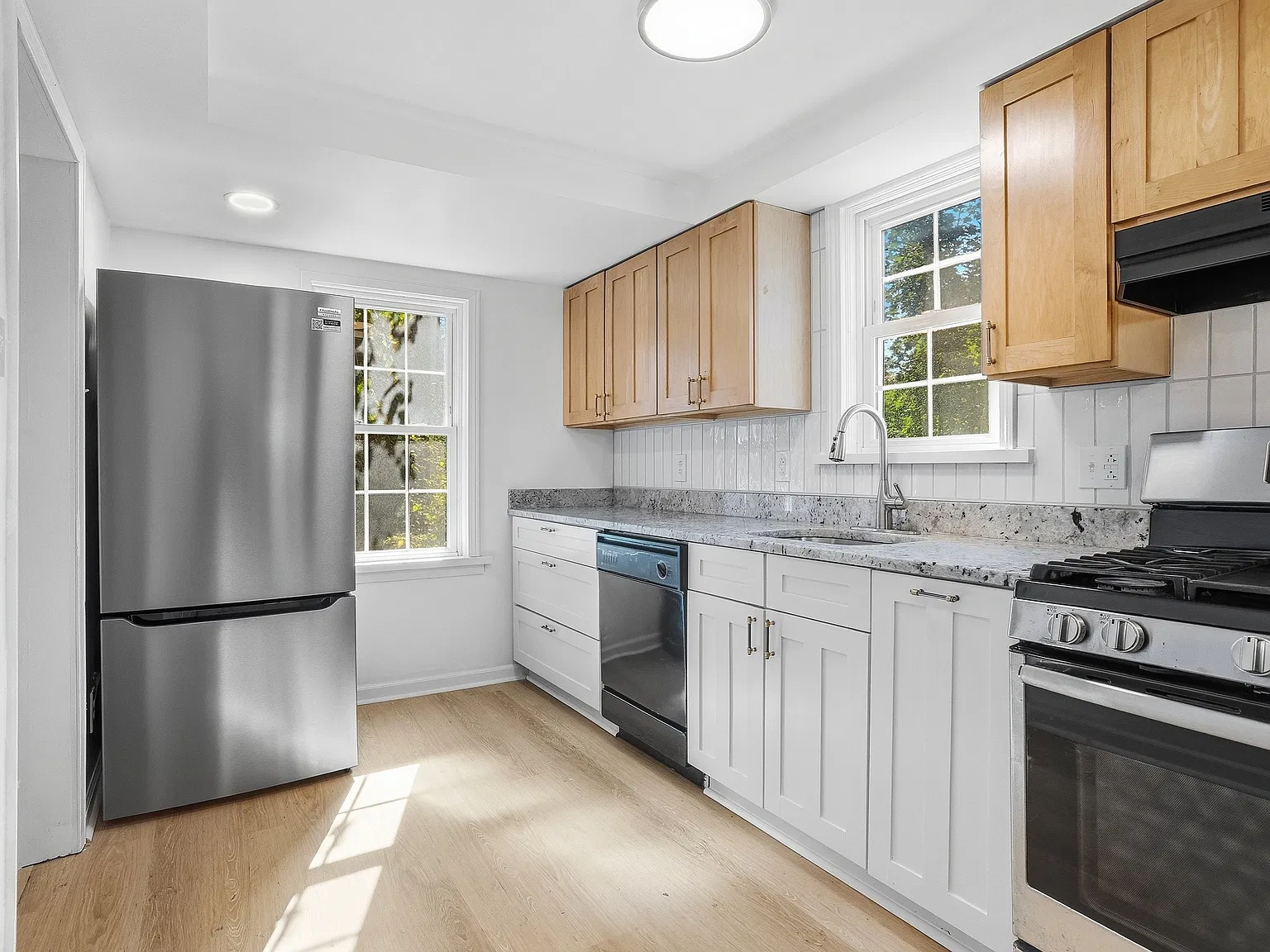 3 bed, 1200 sqft, $2,350 — Photo 4