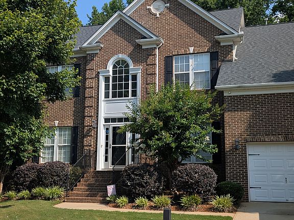 2nd image of 208 Woodland Creek Way