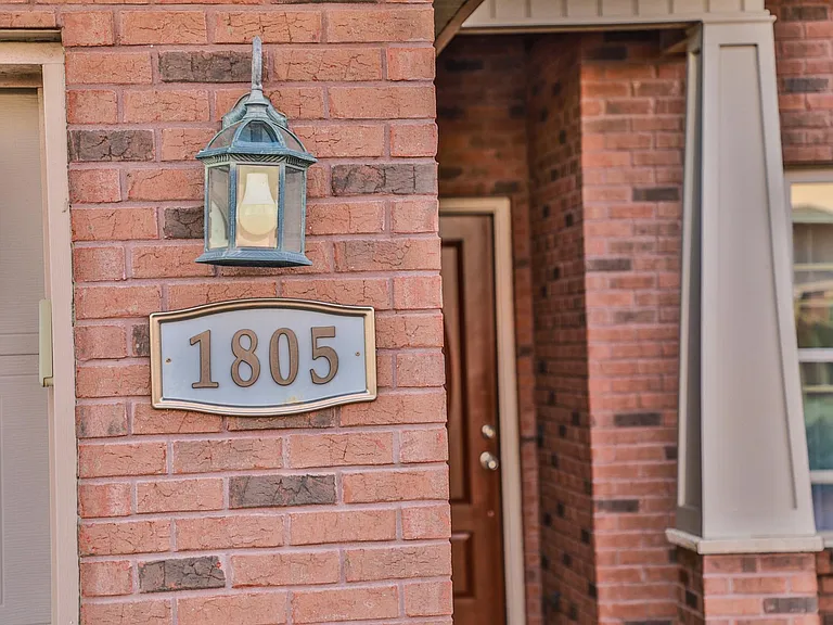 1805 Shanun Ct — Photo 5