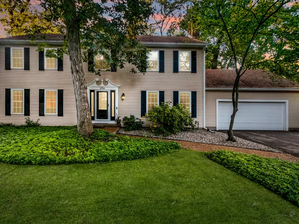 5396 Colony Woods Dr, Kalamazoo, MI 49009