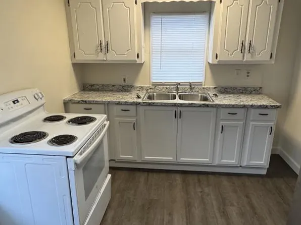 221 W 14th St, Ada, OK 74820